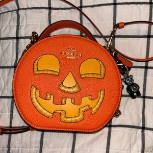 Coach pumpkin Limited edition Halloween bag, skeleton keychain included